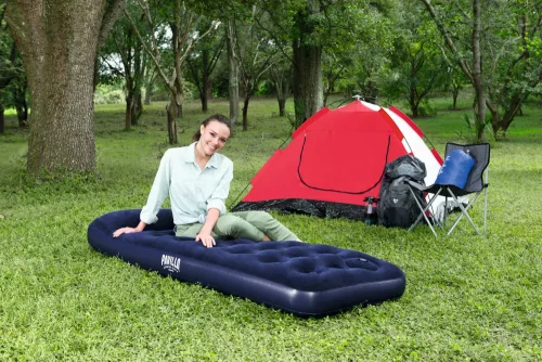 Egyszemélyes vendégágy beépített pumpával 183 x 76 x 23 cm